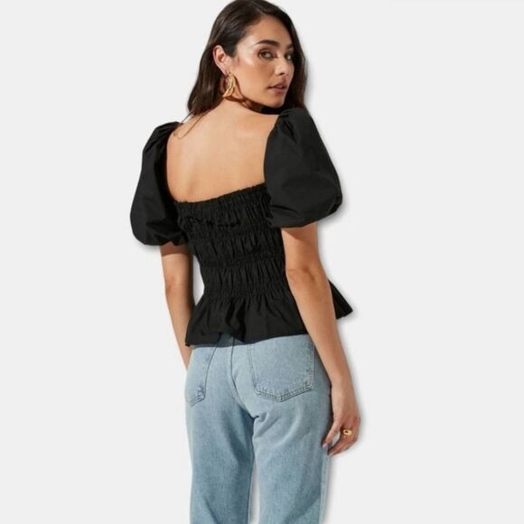 NWT ASTR the Label Savina Bubble Sleeve Smocked Peplum Top Black Size Large - Picture 2 of 8